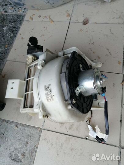 Моторчик печки Nissan blueberd u14