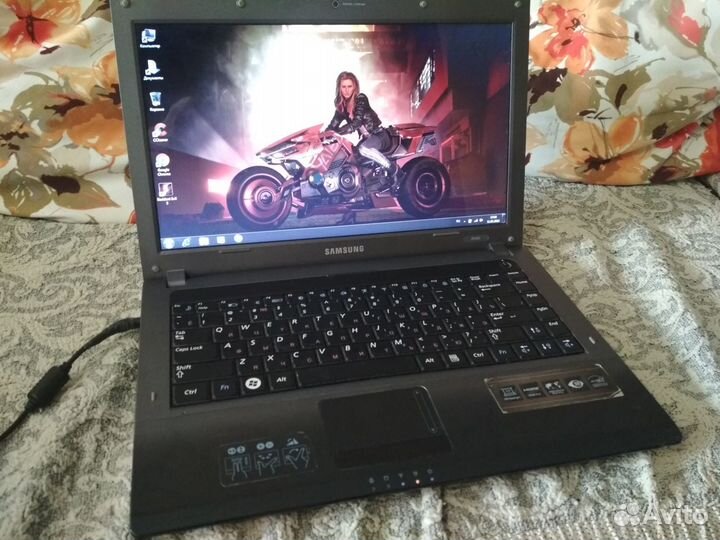 Стильный Samsung R440