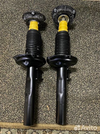 Передние аммортизаторы Audi A3 (8V) 5Q0413023EB