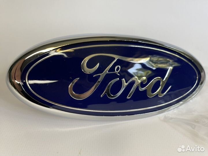 Эмблема передняя Ford Focus 2 с пружинкой