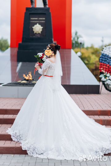 Свадебное платье