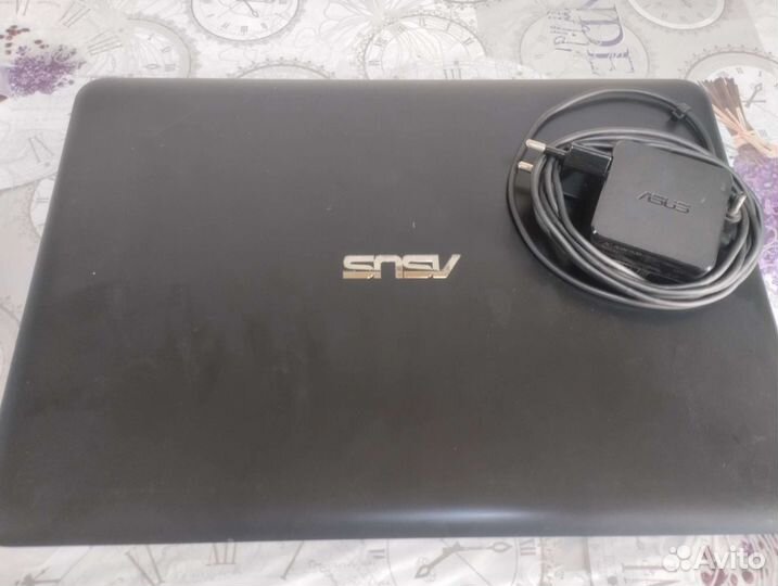 Ноутбук asus