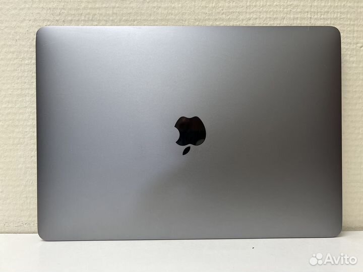 Macbook Pro 13 2017 i5/8/256 хор. сост