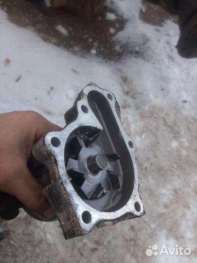 Помпа шкив Nissan Terrano 1