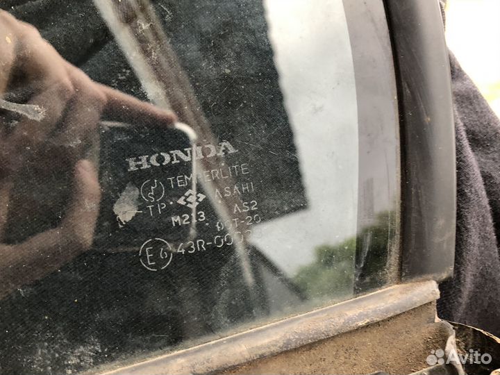 Стекло форточка задней левой двери Honda Civic EK3