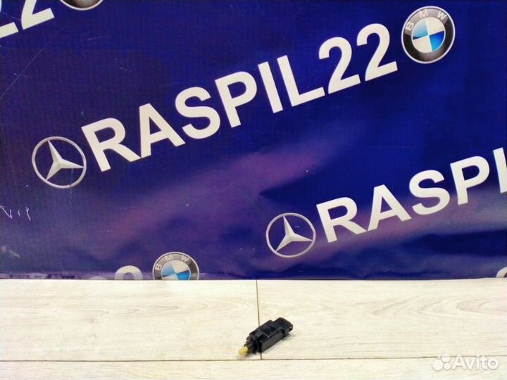 Выключатель стоп сигнала Mercedes-Benz 211.056 E