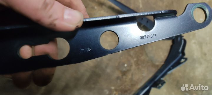 Капот на Вольво s 60