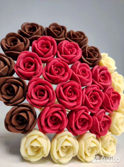 Букет из Белого и Молочного Шоколада - 29 Роз