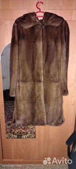 Шуба норковая с капюшоном 48 размер