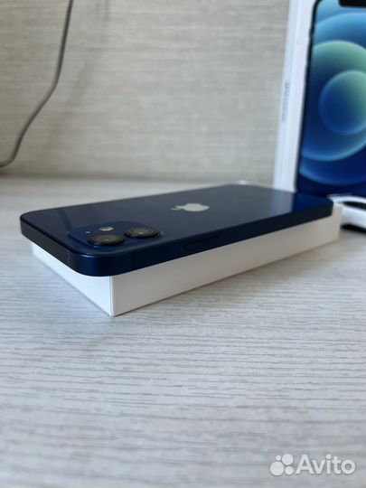iPhone 12, 64 ГБ