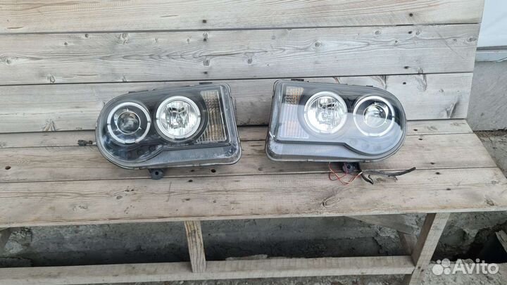 Фары chrysler 300C