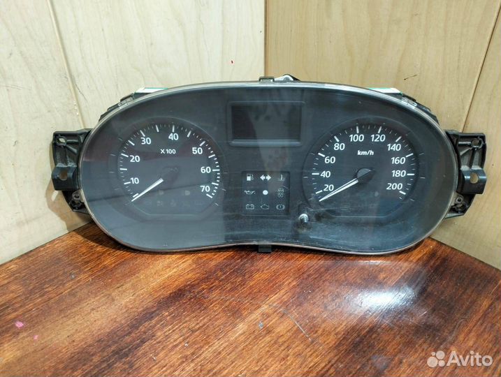 Панель приборов (щиток) Renault Logan