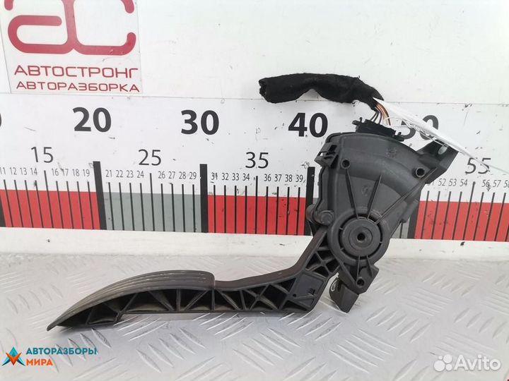 Педаль Dacia Sandero 2009 6001548477