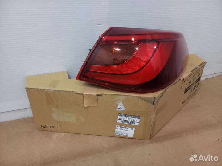 Фонарь задний правый Infiniti Q70
