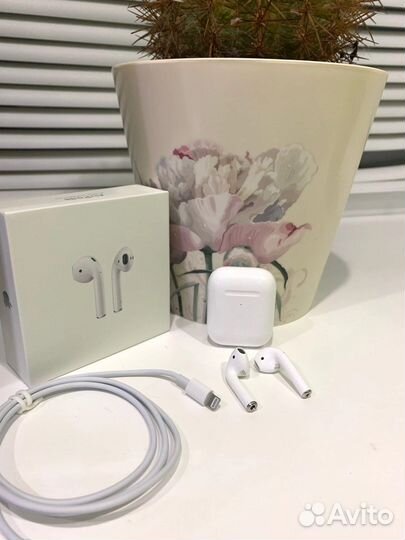 Запакованные Airpods 2 + чехол