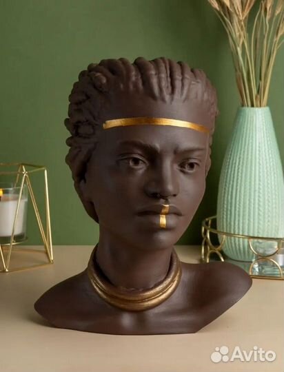 Статуэтка, кашпо