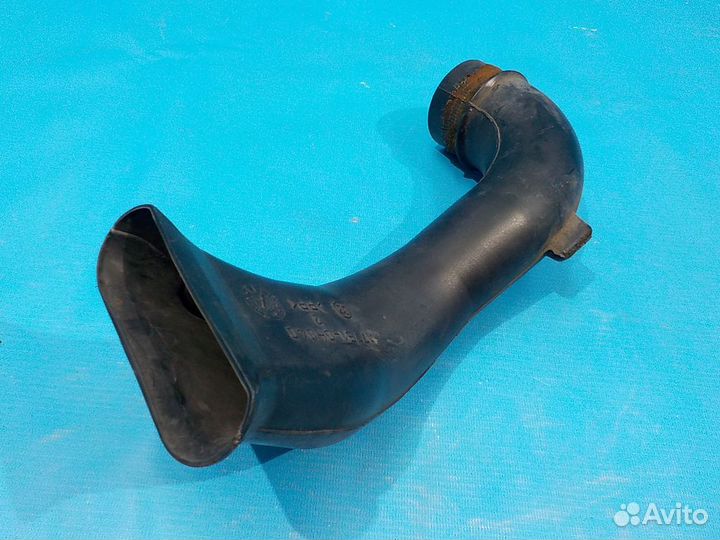 Патрубок воздушного фильтра toyota Avensis (T250)