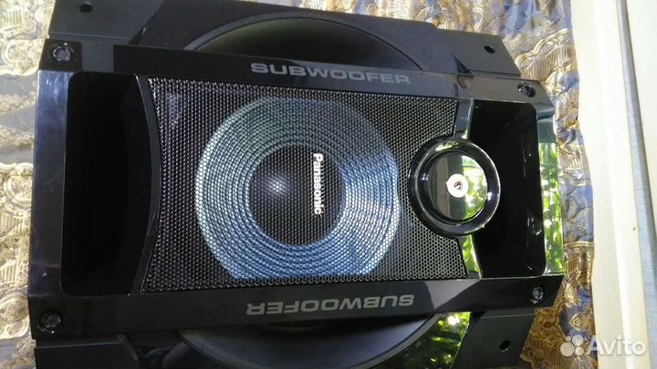 Сабвуфер активный