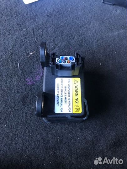 Датчик ускорения Volvo S40