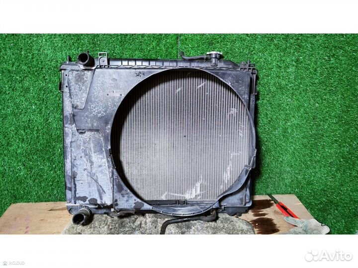 Радиатор основной на nissan elgrand E51 VQ35