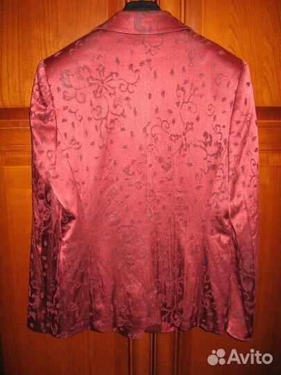 Малиновый пиджак Германия