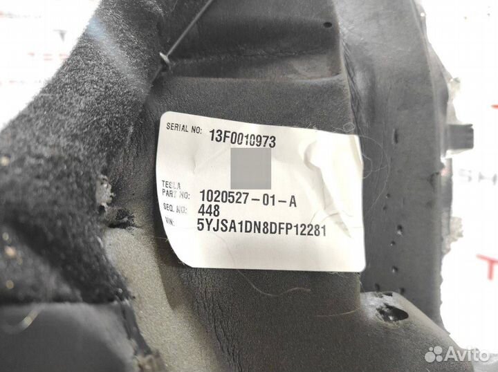 Диван 2-го ряда сидений Tesla Model S 2015