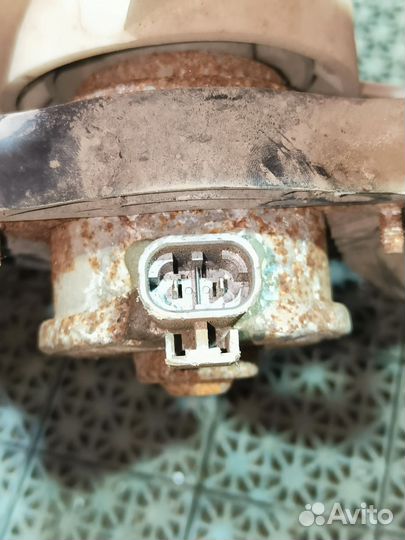 Вентилятор радиатора Nissan Wingroad WFY10