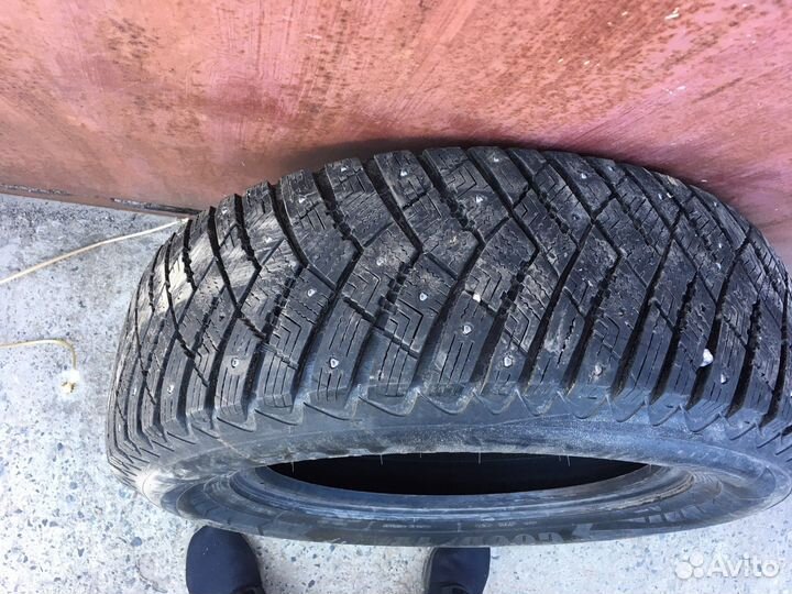 Goodyear UltraGrip 235/65 R17 108