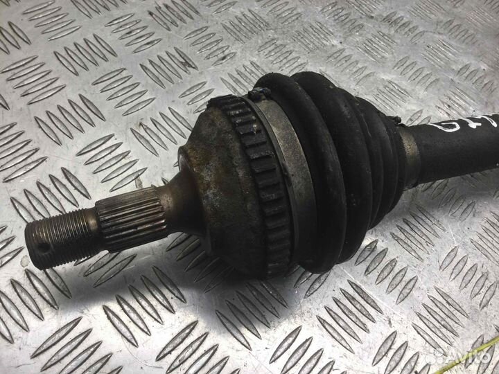 Полуось передняя левая (приводной вал, ШРУС) Volkswagen Passat Aaa Aaa