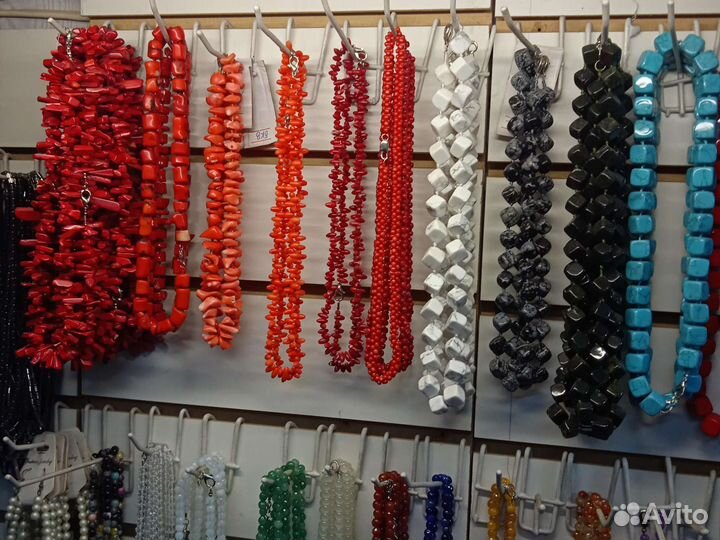 Бусы из натуральных камней