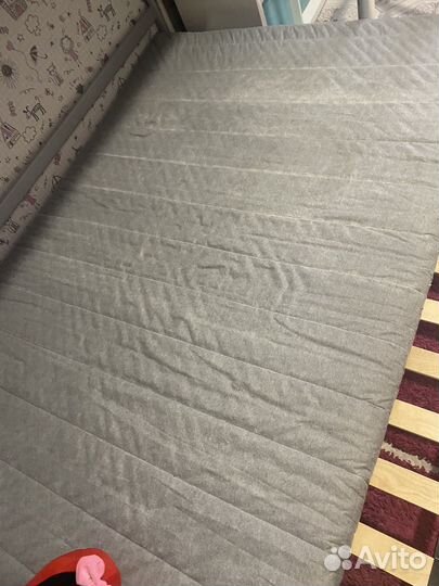 Кровать двухспальная с матрасом