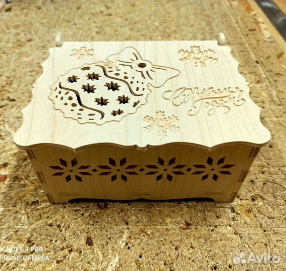 Коробка для новогоднего подарка