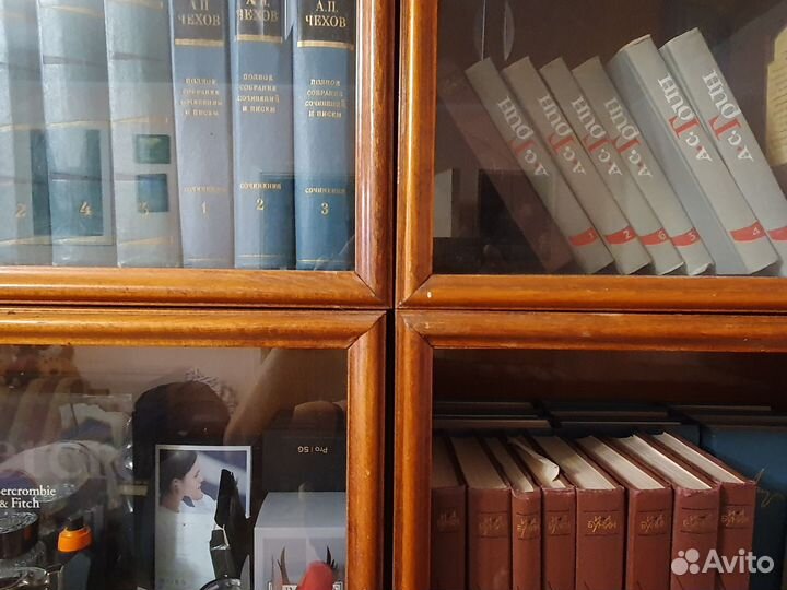 Книжные полки дерево со стеклом чехословакия