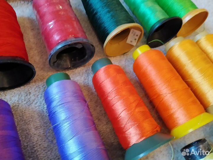Нитки яркие, прочные