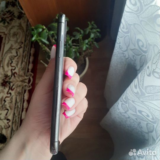 iPhone X, 64 ГБ
