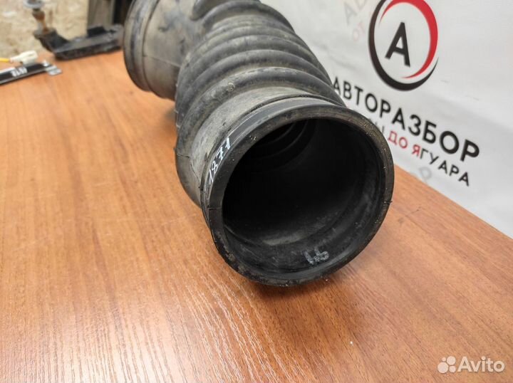 Патрубок воздушного фильтра FVR 34