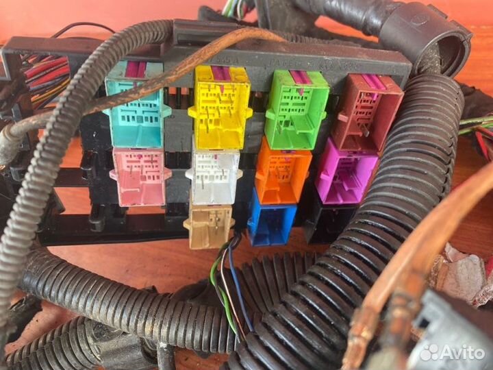 Подкапотная проводка Vw Transporter T5 AXD 2004