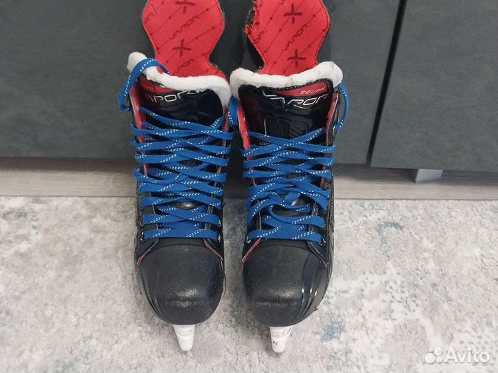 Коньки хоккейные