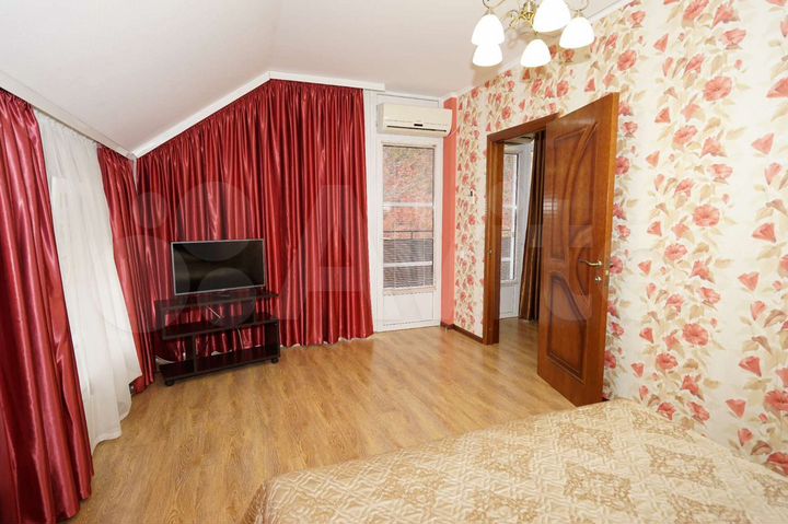 Комната 30 м² в 2-к., 4/4 эт.