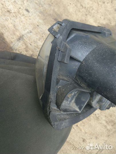 Фара противотуманная левая на Пежо 308 2009 год