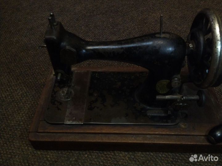 Швейная машинка зингер