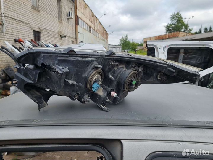 Правая фара Honda cr-v 4