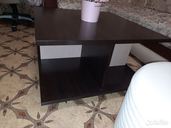 Журнальный столик на колесах бу