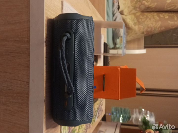 Акустические колонки jbl