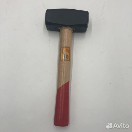 Кувалда с деревянной ручкой 2000