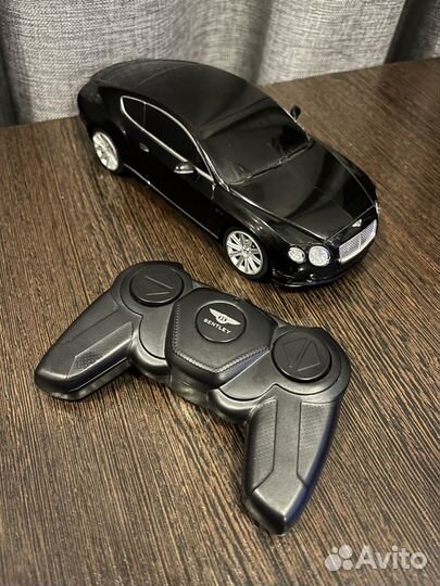 Игрушечная машина на пульте Bentley