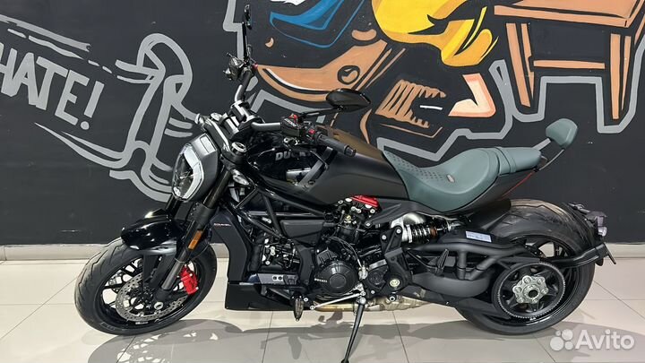 Ducati X-Diavel Nera