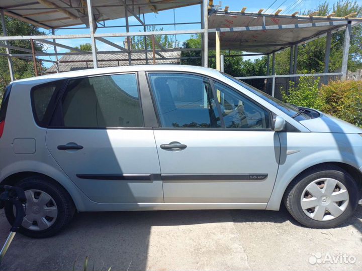 Renault Scenic 1.6 МТ, 2004, битый, 130 000 км