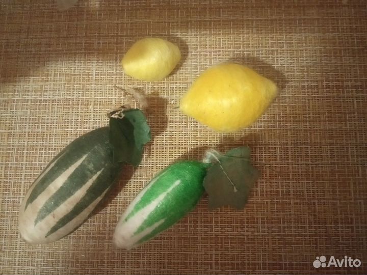 Старинные ёлочные игрушки из ваты лимоны и огурцы