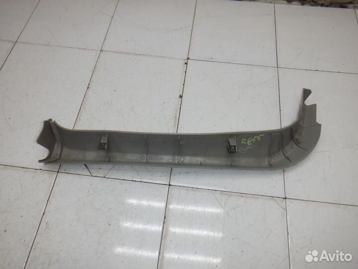 Обшивка двери багажника Infiniti QX56 Ja60